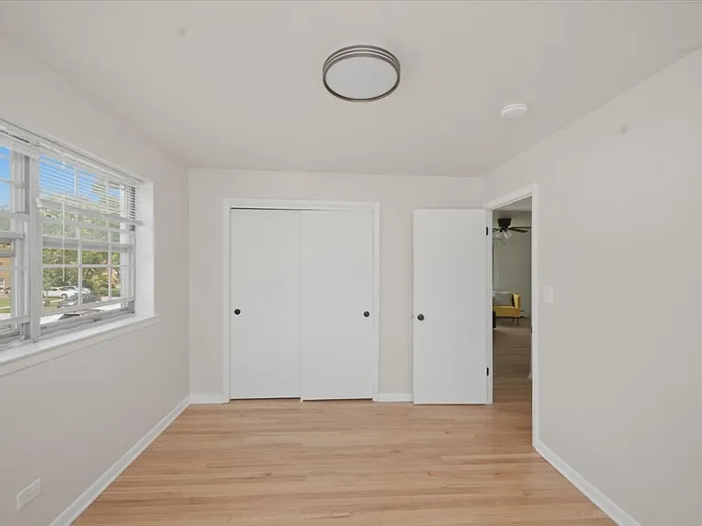 1725 Howard Ave #201 — Photo 7