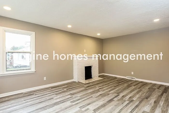 3 bed, 1.0 bath, 1264 sqft, $1,850 — Photo 3
