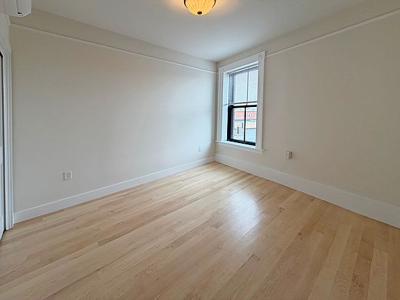 4th image of 105 Paige St #410