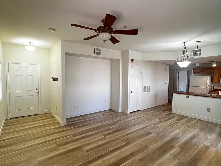 3915 Legend Hills St #104 — Photo 6