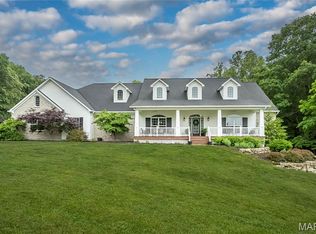 18466 Hencken Valley Estates Dr, Pacific, MO 63069