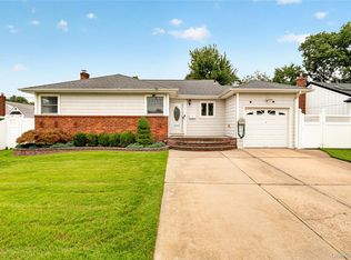397 Briarwood Rd, Massapequa, NY 11758