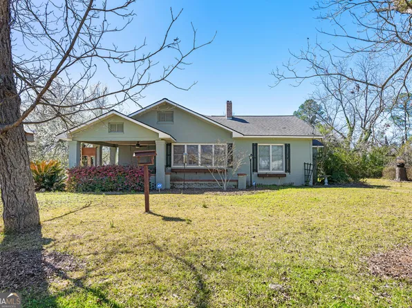 89 1st St, Rhine, GA 31077