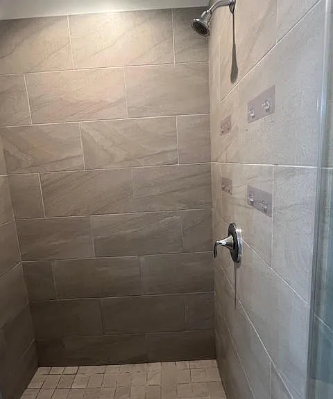 4812 W Montrose Ave #202 — Photo 10