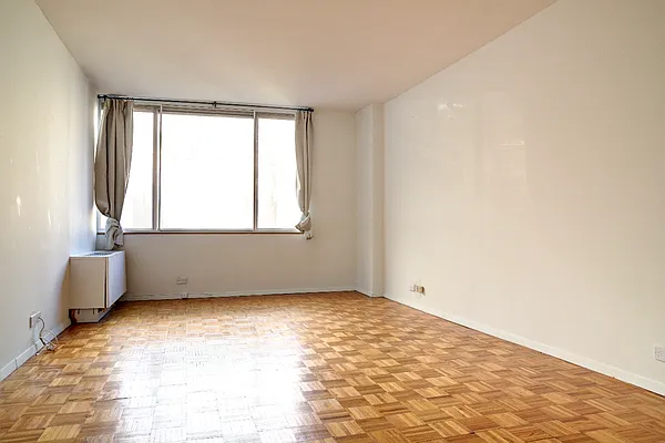 Rented by Addison Property Group | media 16