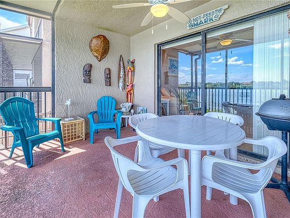 5th image of 19725 Gulf Blvd APT 27