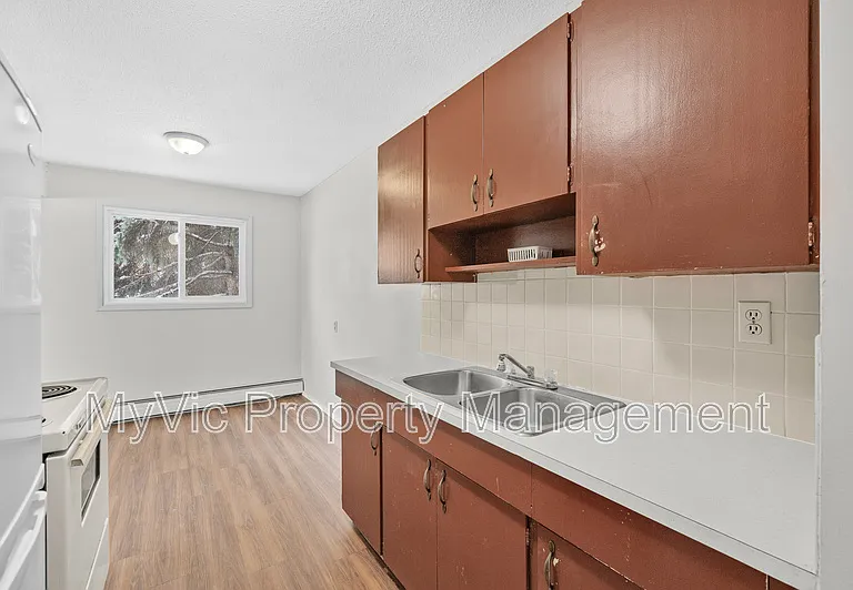 9915 101st St — Photo 7