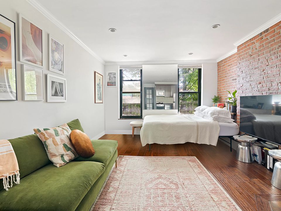 1st image of 86 Horatio St APT 4C