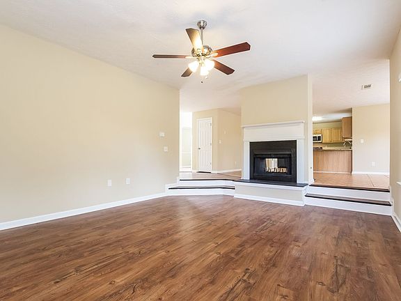 3rd image of 3035 Lake Port Dr