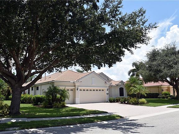 2nd image of 4913 Woodhurst Dr