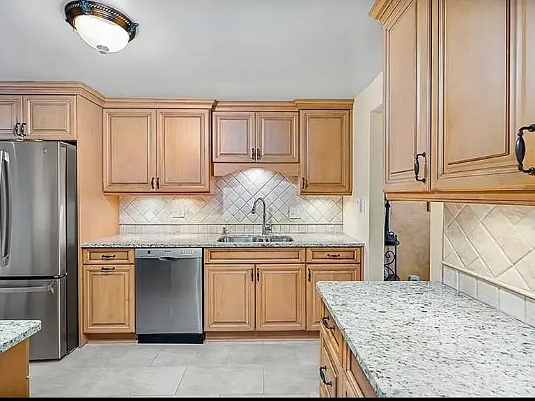 1308 Chaplin St — Photo 7