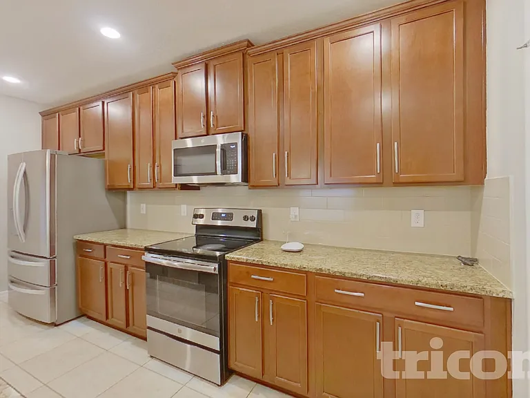 417 Kestrel Dr — Photo 6