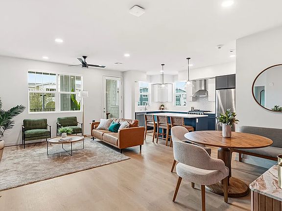4th image of 701 S Nardo Ave #7-104