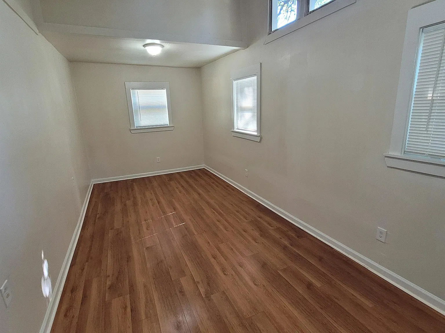 330 Taft Street Southwest - 1 — Photo 2