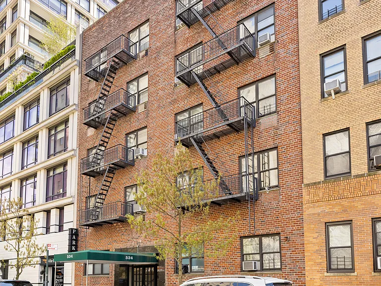 534 E 88th St #3B — Photo 10