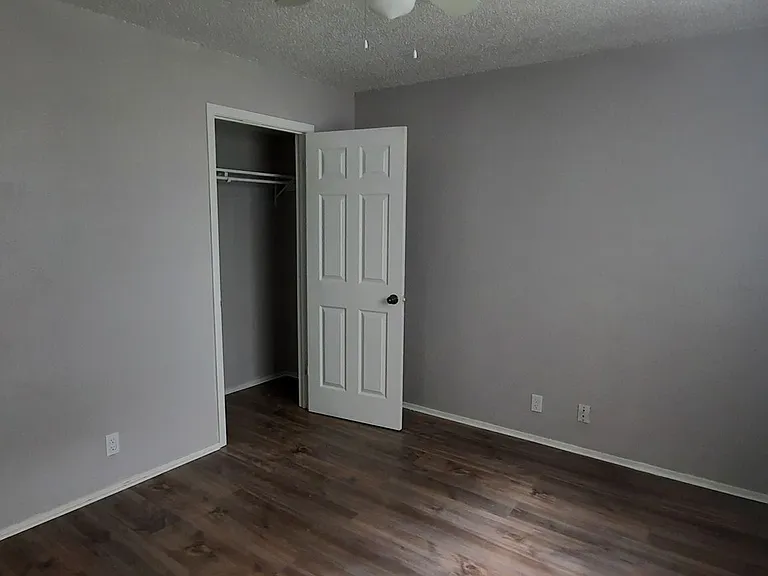 823 Taulbee Ln #B — Photo 16
