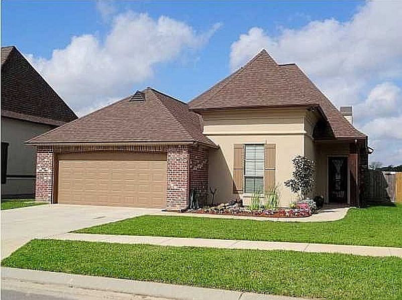 1st image of 202 Bayou Parc Dr