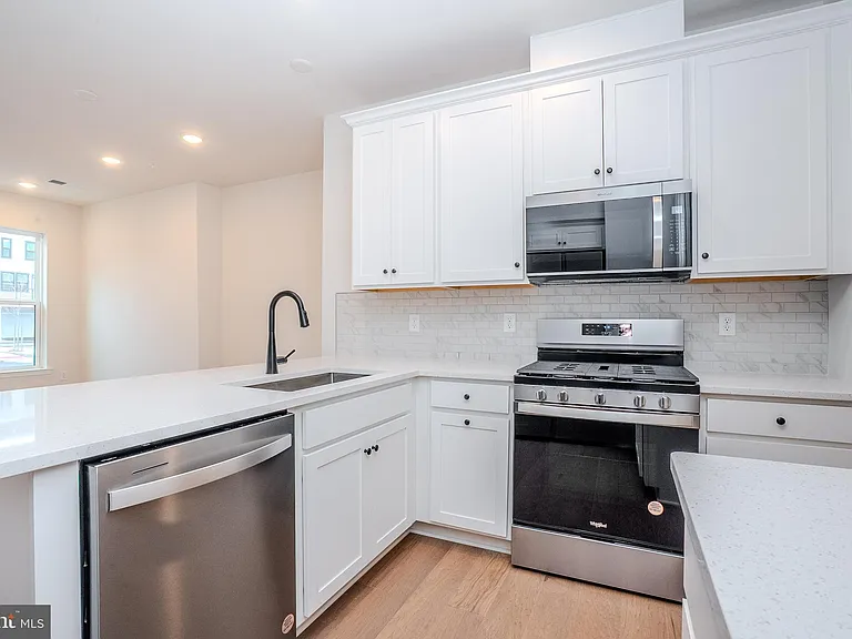 507 Reading Ct — Photo 13