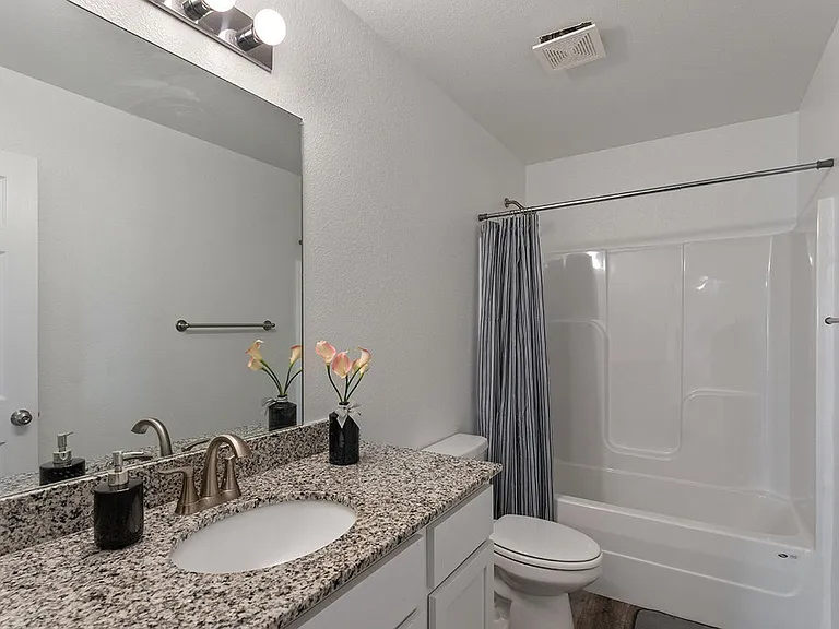 612 Woodcreek Loop — Photo 13