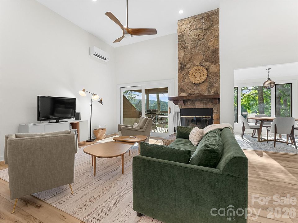 1st image of 144 Racquet Club Villas Dr