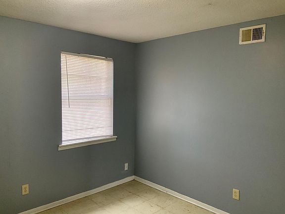 5th image of 4440 Wooddale Ave