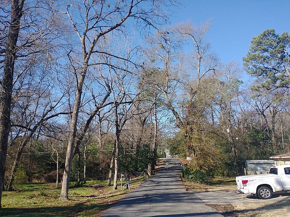 3rd image of 12 Lake Forest Hls