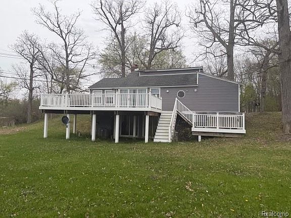 2nd image of 1983 Maxfield Rd