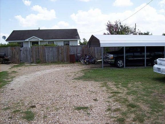 2nd image of 414 Cedar Creek Dr