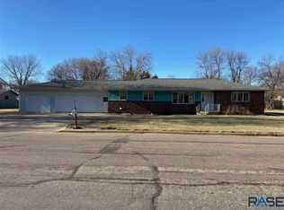 109 N Evergreen Dr, Sioux Falls, SD 57107