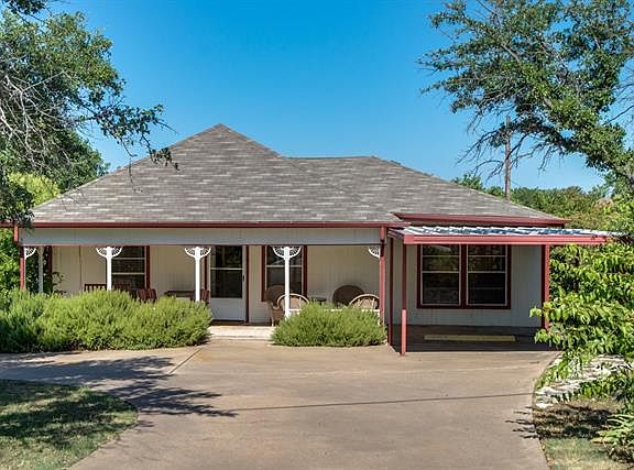 2nd image of 228 Siesta Ct