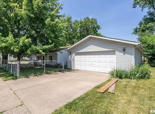 1904 Central Ave #2, Bettendorf, IA 52722