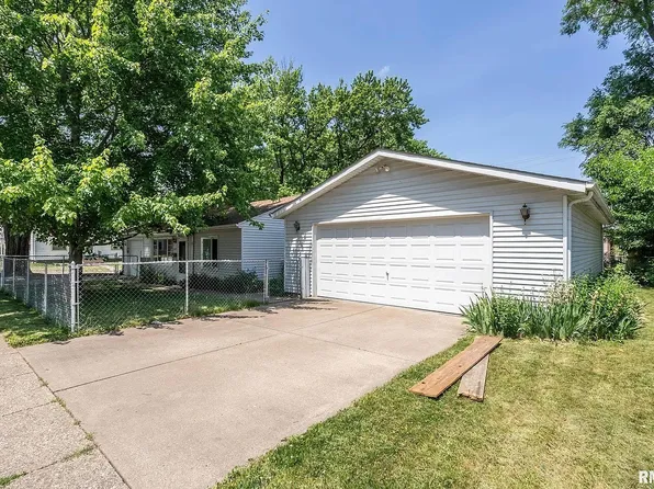 1904 Central Ave #2, Bettendorf, IA 52722