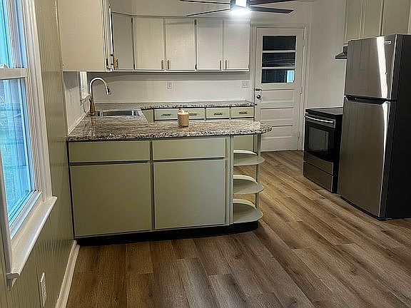 4th image of 622 S Stowe St