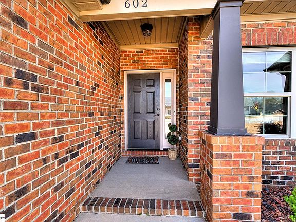 2nd image of 602 E Dateria Way