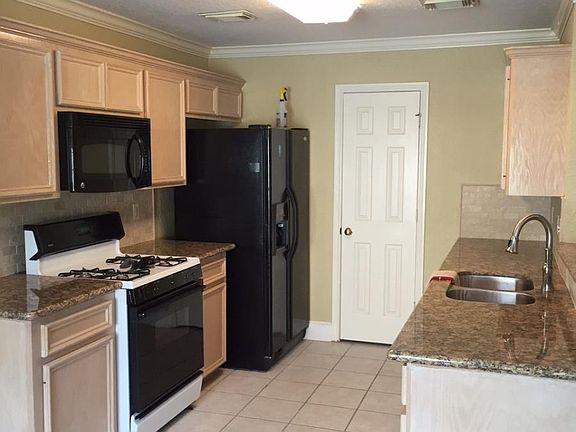 4th image of 2205 Park Ave