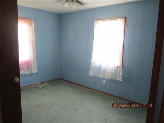 4th image of 410 Clifford Dr
