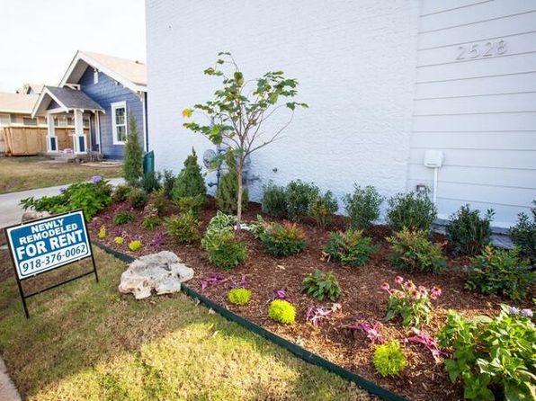 2528 E 6th St APT 6