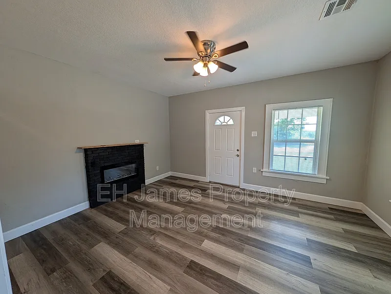 Building Photo - 1202 N Boston Ave