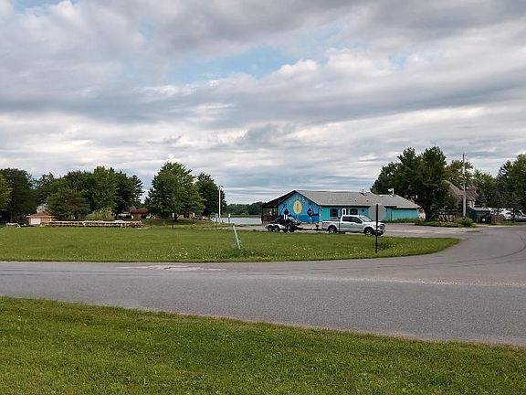 4th image of 420 Conneaut Ter
