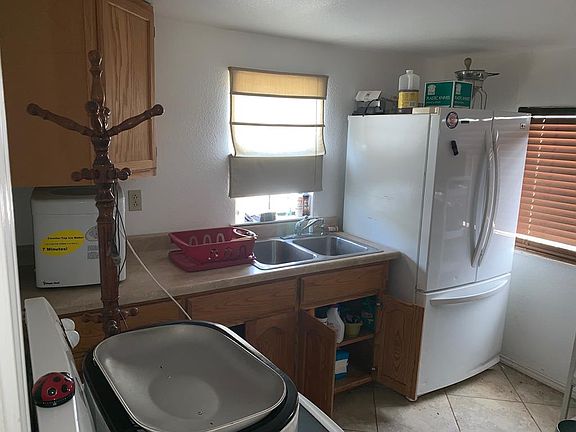 3rd image of 3518 Poplar Ave