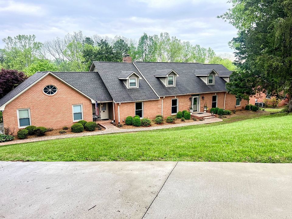 1st image of 315 Westbury Ln
