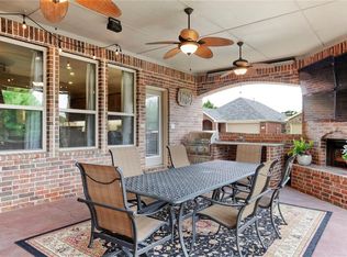 517 Lake Point Dr, Argyle, TX 75068