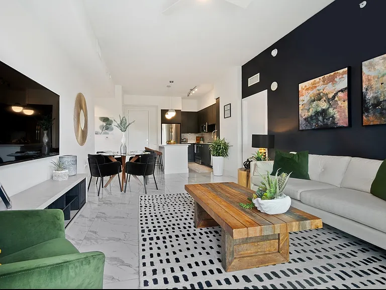 10 ft ceilings and modern tile floors