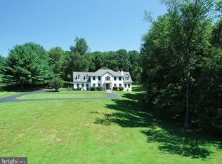 210 Donmore Dr, Great Falls, VA 22066