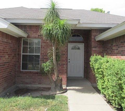 3rd image of 1119 Amapola St