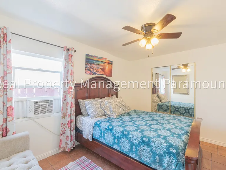 1362 E 61st Street — Photo 22