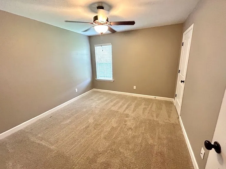 8136 Maywood Dr — Photo 7