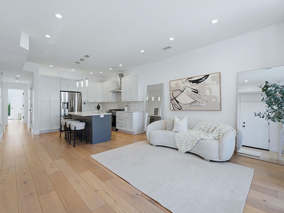 1st image of 2602 Palisade Ave Floor 1