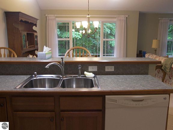 4th image of 4572 Black Bear Dr