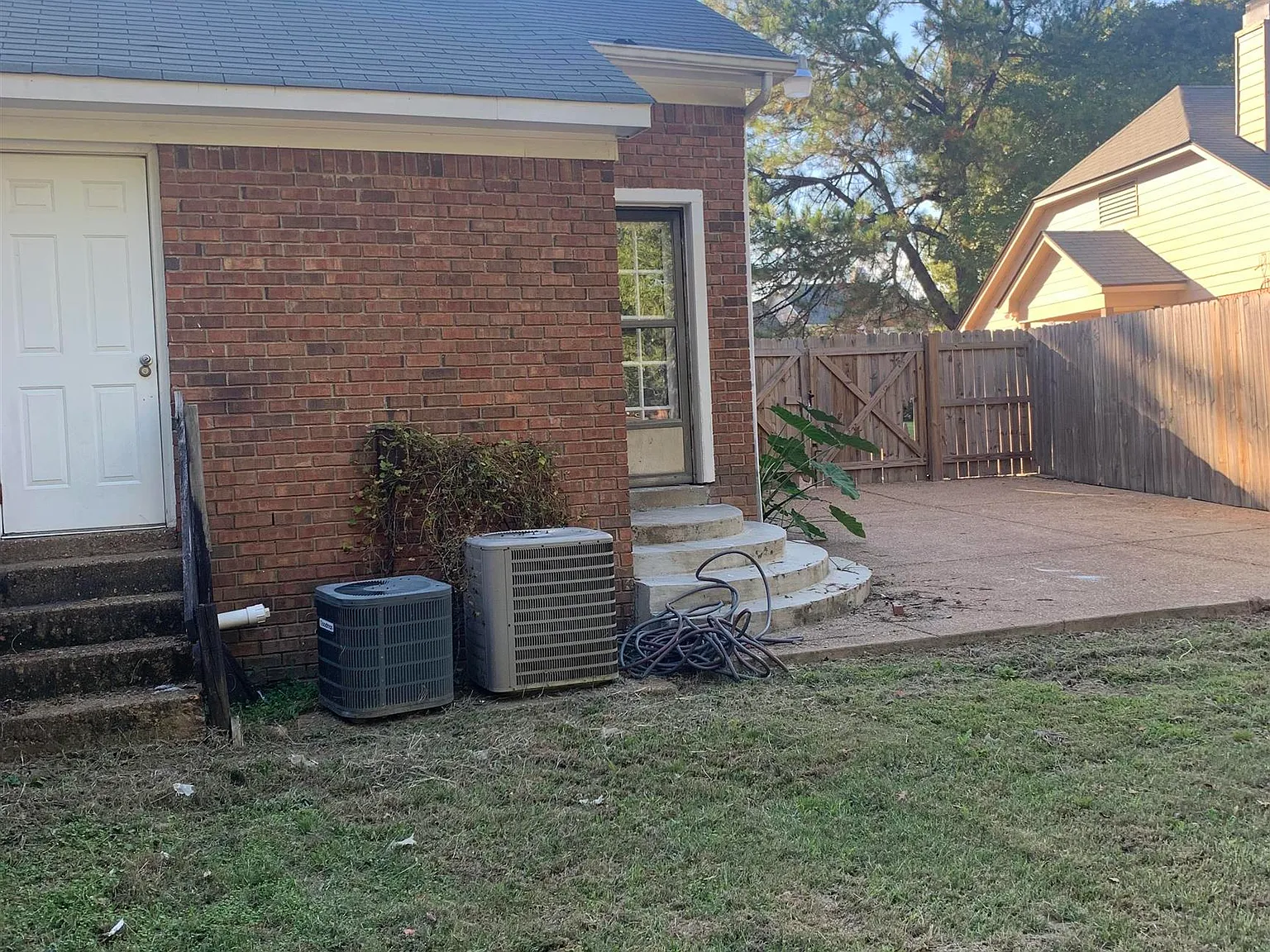 3 bed, 2.0 bath, 1442 sqft, $1,675 — Photo 2